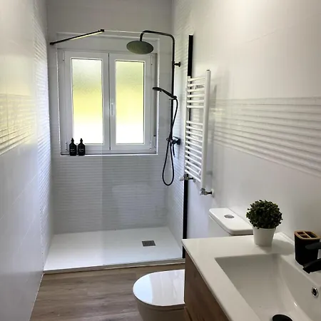 펜션 Casa Con Piscina En Santiago A 10 Min Del Centro 산티아고데콤포스텔라